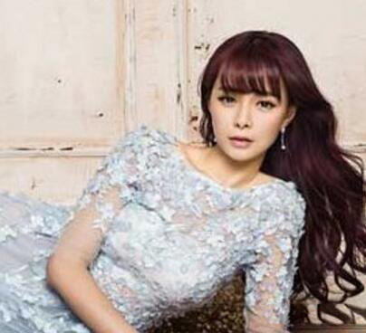 沈梦辰男人装大秀酥胸 优越长腿搞定杜海涛