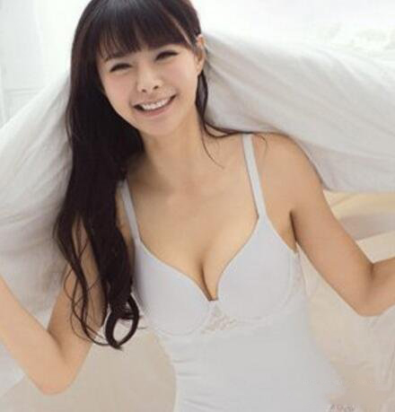 沈梦辰男人装大秀酥胸 优越长腿搞定杜海涛