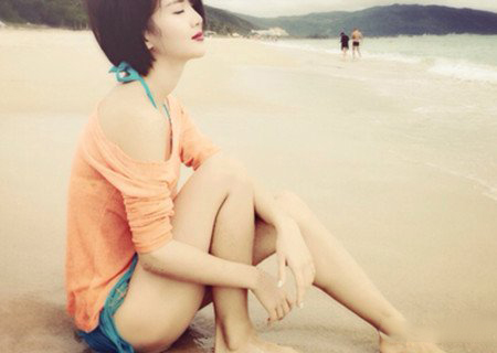 金晨身材火爆？ 演员金晨泳装大揭秘