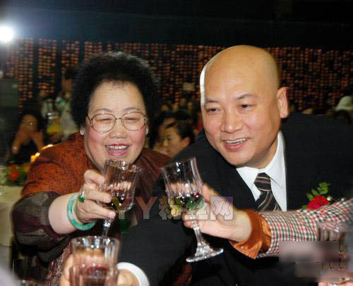 迟重瑞儿子几岁 迟重瑞陈丽华有孩子吗? 迟重瑞儿子几岁 迟重瑞陈丽华有孩子吗?