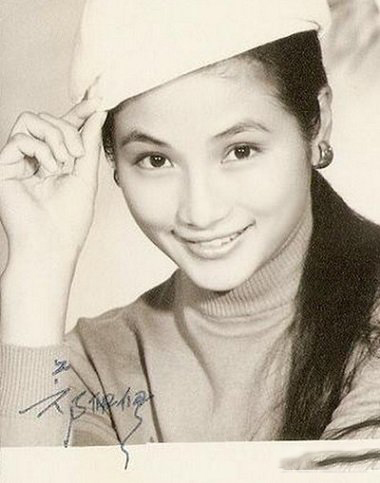 郑佩佩年轻时候的照片 武侠影后华夫人 郑佩佩年轻时候的照片 武侠影后华夫人