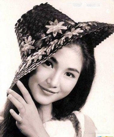 郑佩佩年轻时候的照片 武侠影后华夫人 郑佩佩年轻时候的照片 武侠影后华夫人