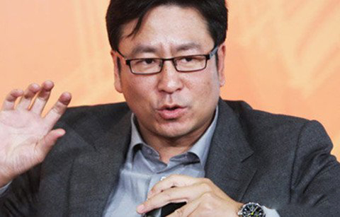 央视名嘴白岩松老婆是谁 白岩松与妻子恋爱过程曝光