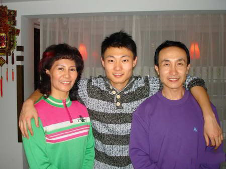 巩汉林儿子曝光 其29岁帅气儿子巩天阔照片曝光