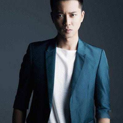 王磊的老婆是谁 李小萌个人资料曝光