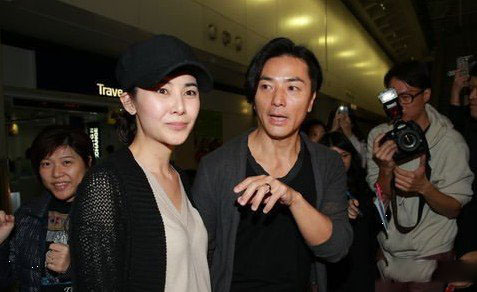 郑伊健老婆和女儿 结束“七年长跑”低调完婚称不生小孩 郑伊健老婆和女儿 结束“七年长跑”低调完婚称不生小孩