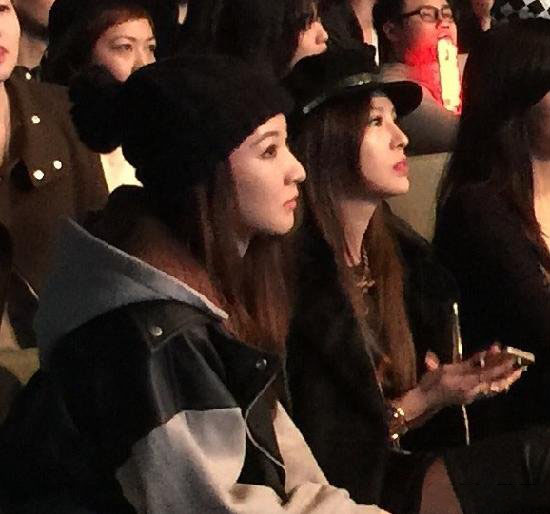 潘玮柏女友杨馥瑜躲台下挺爱郎 两人有望今年完婚