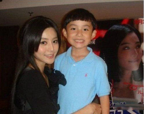 洪金宝范冰冰私生子是范丞丞 范丞丞近照曝光很可爱