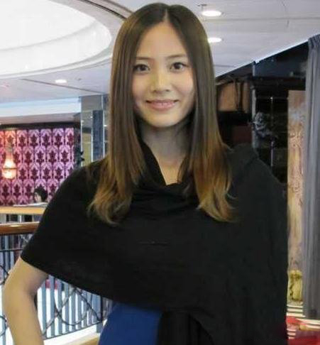揭秘港姐朱晨丽陈法拉 比比谁更亮眼