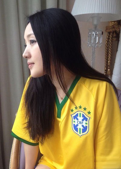 杨钰莹出道前曾多次被潜规则 被多少人睡过的青春史 杨钰莹出道前曾多次被潜规则 被多少人睡过的青春史