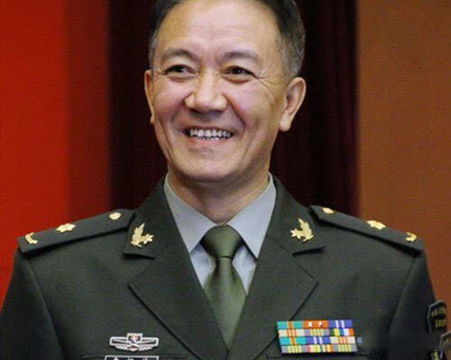 李幼斌军衔是什么? 李幼斌个人经历军衔等级介绍 李幼斌军衔是什么? 李幼斌个人经历军衔等级介绍