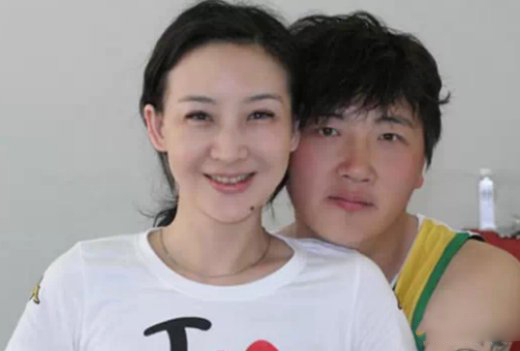 孙楠老婆潘蔚照片曝光 揭秘其老婆的三段感情史 孙楠老婆潘蔚照片曝光 揭秘其老婆的三段感情史