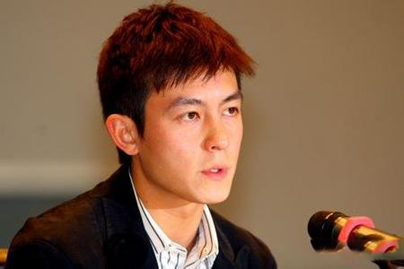 陈冠希阿娇床上照曝光 阿娇出书剖白内心称错爱陈冠希