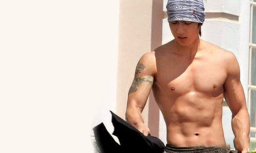 吴尊整容前后照片曝光 自己坦言我200%是自然的 吴尊整容前后照片曝光 自己坦言我200%是自然的