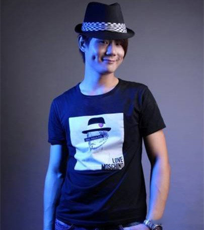 范一贤模仿林俊杰吸金700万 粉丝强烈要求其退出微博圈