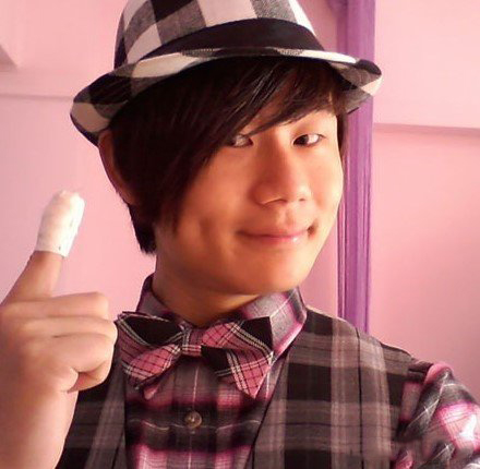 范一贤模仿林俊杰吸金700万 粉丝强烈要求其退出微博圈