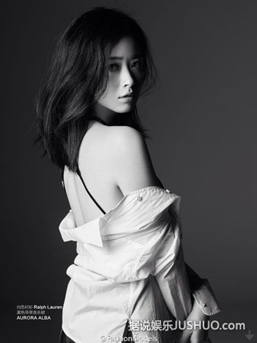 蒋欣出道来最大尺度写真 露美背玉腿 性感妖娆