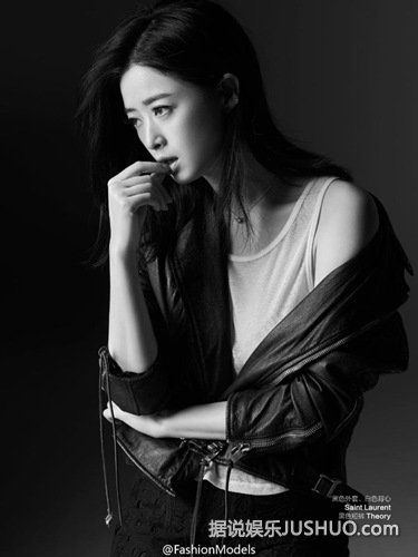 蒋欣出道来最大尺度写真 露美背玉腿 性感妖娆