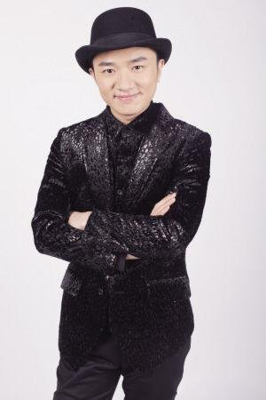 王祖蓝父母图片曝光 父亲是老戏骨王严化？