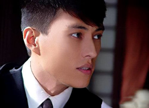 靳东参演的电视剧有哪些 曝靳参东的演艺经历