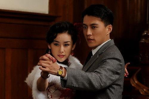 靳东参演的电视剧有哪些 曝靳参东的演艺经历