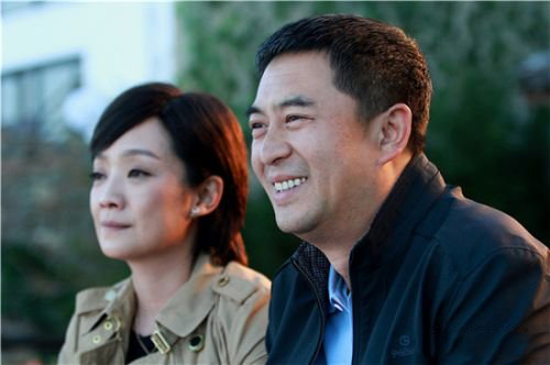 张嘉译妻子大起底 自称二婚生活甜蜜美满 张嘉译妻子大起底 自称二婚生活甜蜜美满