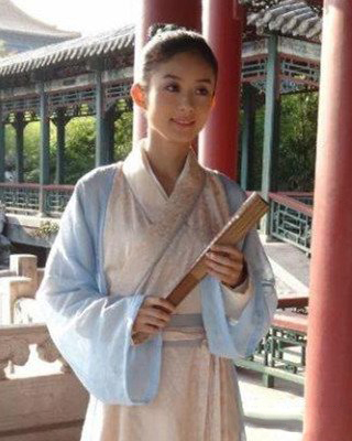 赵丽颖父母照片大曝光 揭秘赵丽颖的家庭背景