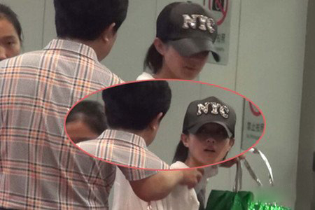 赵丽颖父母照片大曝光 揭秘赵丽颖的家庭背景