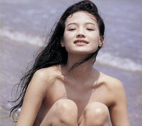 叶子楣早期绝版写真 性感迷人令人无法转移视线 叶子楣早期绝版写真 性感迷人令人无法转移视线