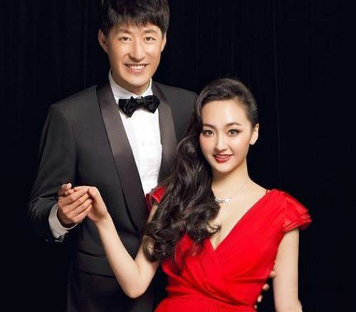 著名演员于震老婆是谁 揭秘家暴导致离婚的真相 著名演员于震老婆是谁 揭秘家暴导致离婚的真相