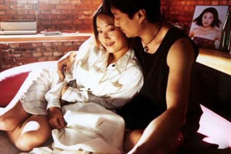 陈雅伦危情剧照 性感女神戏中肉搏激战不输3级片