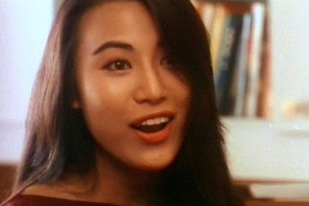 陈雅伦危情剧照 性感女神戏中肉搏激战不输3级片