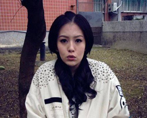 揭晓刘品言老公是谁 其被曝和出于中中谈地下恋