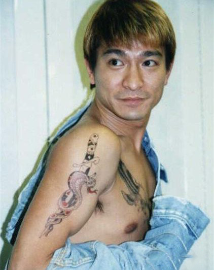 揭秘刘德华纹身照 演过的电影都有哪些