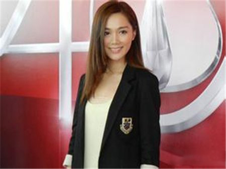 汤镇宗女儿汤洛雯曝光 人称长腿郭羡妮