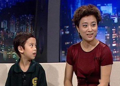 李玲玉儿子近照曝光 外形颇为帅气获网友称赞