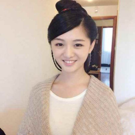 付柔美琦素颜照曝光 19岁为还母债独闯横店引热议 付柔美琦素颜照曝光 19岁为还母债独闯横店引热议