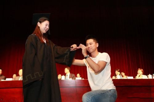 演员李小萌父母是谁呢 揭秘其与王雷七年感情史 演员李小萌父母是谁呢 揭秘其与王雷七年感情史
