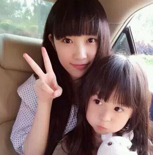 刘楚恬父母合影照分享 妈妈高冰冰美若天仙 刘楚恬父母合影照分享 妈妈高冰冰美若天仙