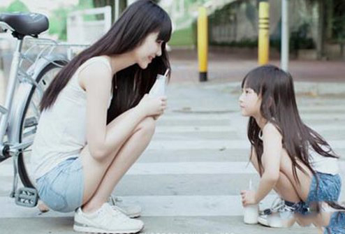 刘楚恬父母合影照分享 妈妈高冰冰美若天仙 刘楚恬父母合影照分享 妈妈高冰冰美若天仙
