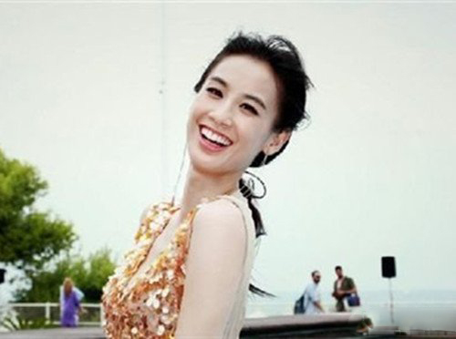 盘点黄圣依吻戏图片 被爆拒拍激请戏 盘点黄圣依吻戏图片 被爆拒拍激请戏