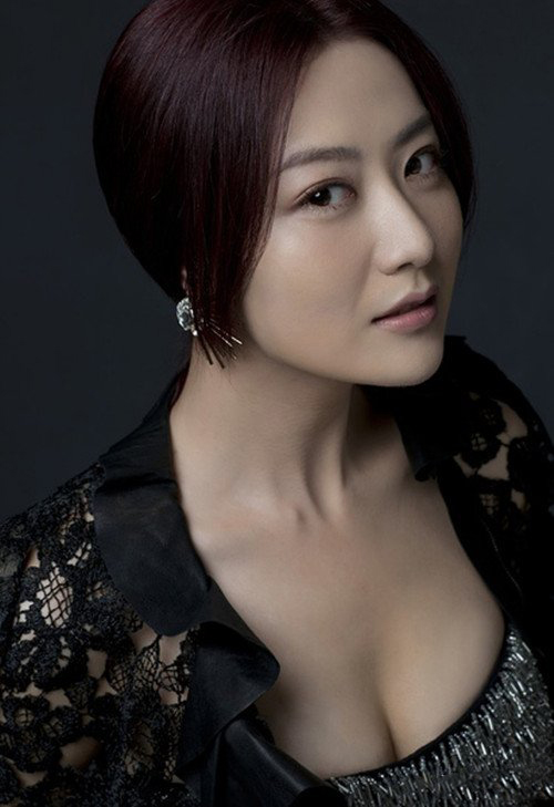 白冰的胸惊艳动人 张默白冰床戏大曝光 白冰的胸惊艳动人 张默白冰床戏大曝光