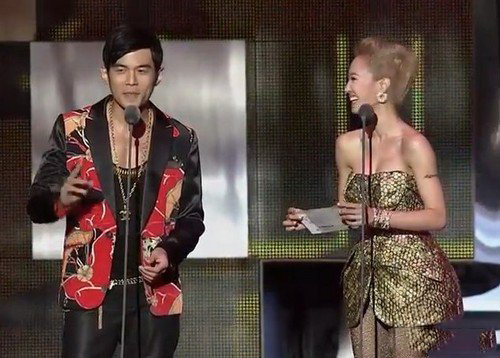 周杰伦谈蔡依林哭啦 网曝其分手原因为侯佩岑插足