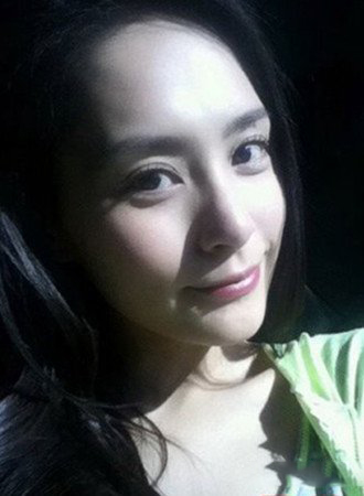 阿娇钟欣桐素颜自拍照曝光 网友留言大赞其“童颜”