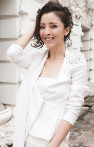 黄小蕾个人资料 率真女神的演艺之路