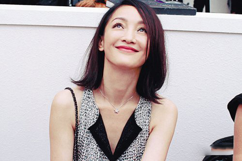 网称周迅吸毒烂脸 素颜照确实吓坏网友