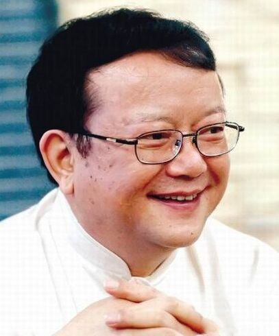 王刚简历被扒 个人近况照片曝光