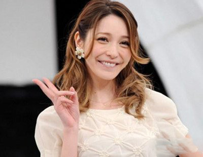 日本模特藤井莉娜演艺经历大公开 超高人气惹人爱 日本模特藤井莉娜演艺经历大公开 超高人气惹人爱