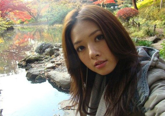 郭碧婷素颜照仍美丽动人 一举挽回整容风波