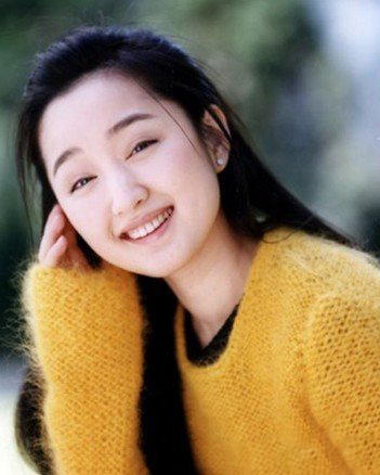 杨钰莹与赖昌星浴照曝光 其曾为赖文峰堕胎4次
